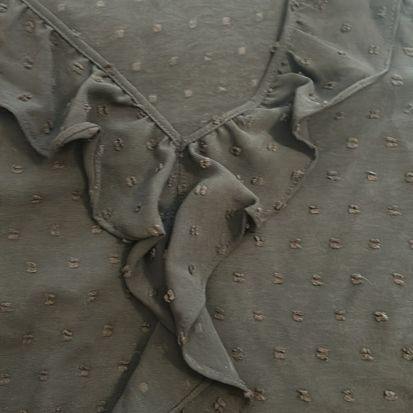 Lauren Conrad LC, black tank top ruffle collar blouse size L never been worn - Picture 3 of 3